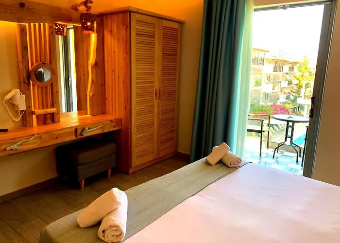 Iniohos Zante Hotel & Suites