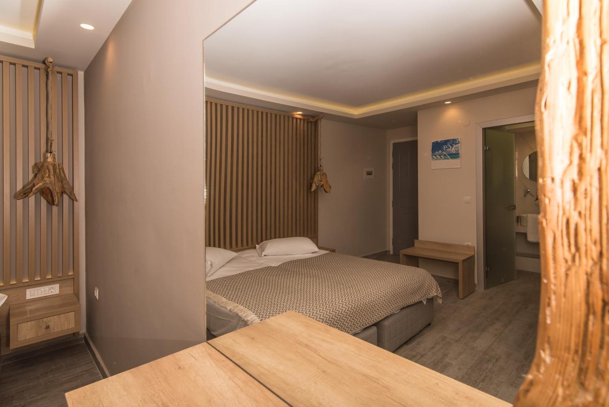 Iniohos Zante &