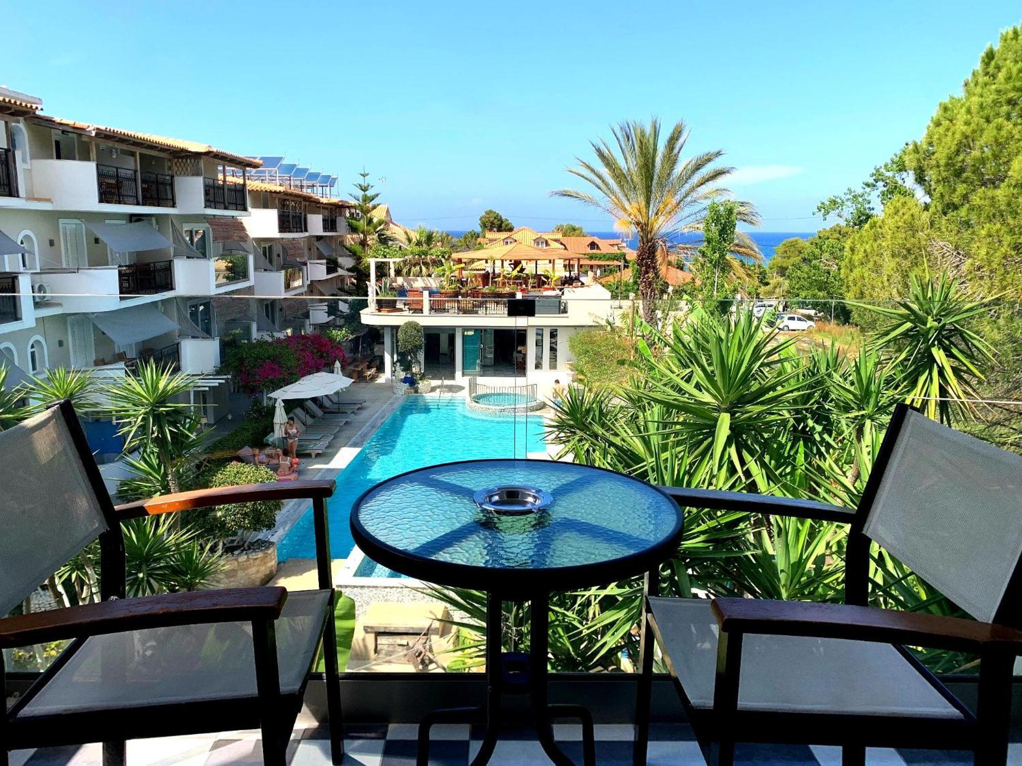 Iniohos Zante &