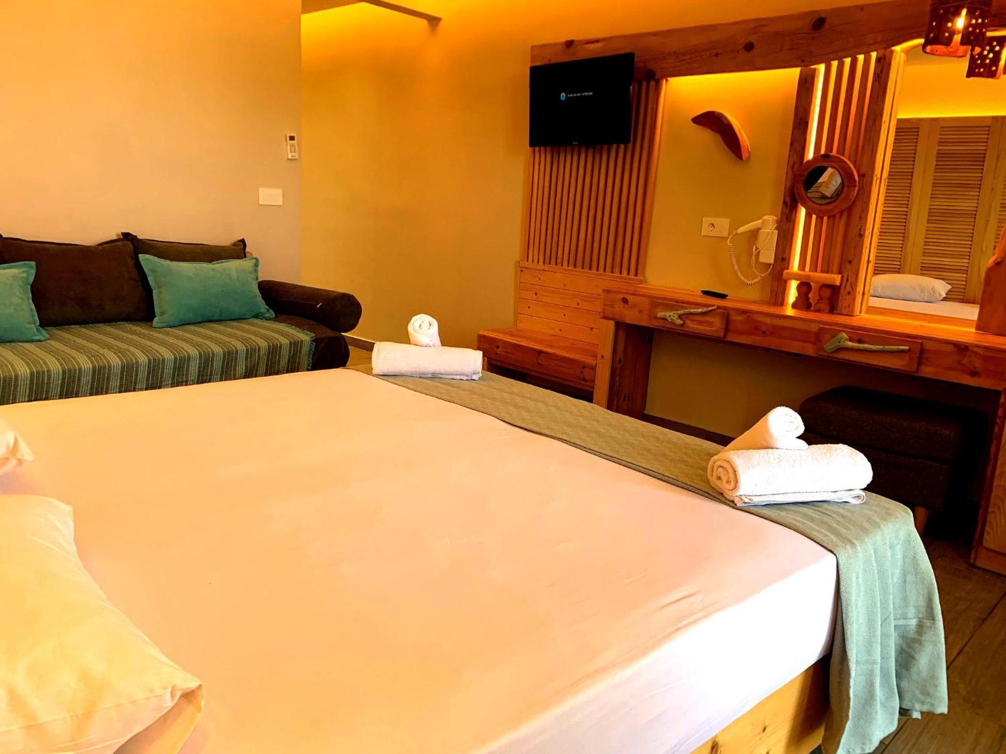 Iniohos Zante & Hotel